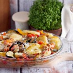 Ziemniaki zapiekane z grzybami i warzywami / Baked potatoes with mushrooms and vegetables