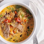 Kapuśniak z młodej kapusty ze stekiem / Steak and cabbage soup