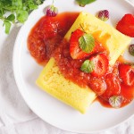 Naleśniki z serem i sosem rabarbarowo-truskawkowym / Cheese blintzes with strawberry rhubarb sauce