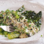 Szparagi ze śmietankową jajecznicą z pieczarkami / Asparagus and creamy scrambled eggs with mushrooms