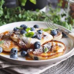 Placuszki jogurtowe z jagodami / Yogurt blueberry pancakes