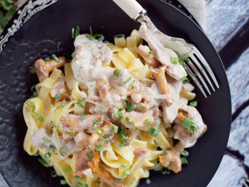 Makaron w sosie z wieprzowiną i kurkami / Pork and chanterelle pasta