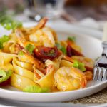 Makaron z krewetkami w sosie śmietanowym / Pasta with shrimps in creamy sauce