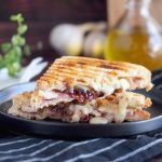 Tosty z indykiem, żurawiną i brie / Turkey Cranberry and Brie Sandwich