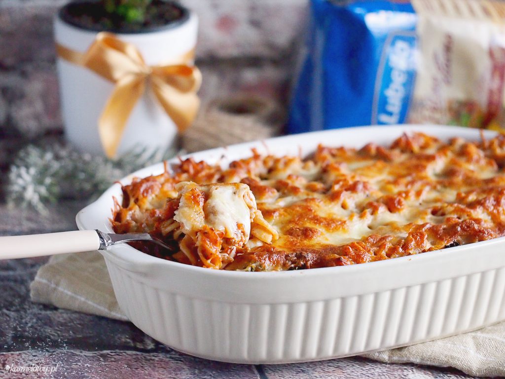 Makaron zapiekany z wołowiną, boczniakami i jarmużem / Beef, mushroom and kale pasta bake