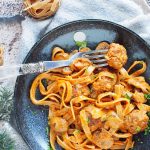 Stroganoff z klopsikami i makaronem / Meatball pasta stroganoff