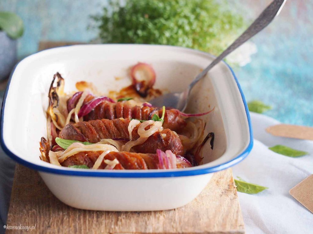 Biala-kielbasa-zapiekana-w-sosie-miodowo-musztardowym-Honey-mustard-baked-sausages