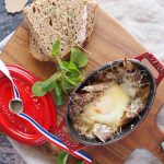 Jajka-zapiekane-z-grzybami-Baked-eggs-with-mushrooms