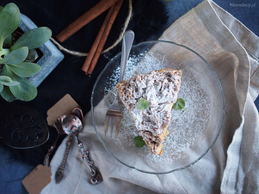 Orzechowa-szarlotka-z-pianka-i-zurawina-Walnut-apple-pie-with-meringue-and-carnberries