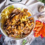 Strogonow-z-wolowina-i-grzybami-Beef-and-mushroom-stroganoff