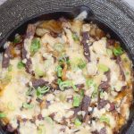 Wolowina-zapiekana-z-serem-i-pieczarkami