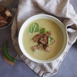 Kremowa-zupa-kokosowa-z-cukinia-i-szpinakiem-Zucchini-and-spinach-coconut-soup