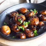 Pieczarki-w-glazurze-miodowo-balsamicznej-Honey-balsamic-mushrooms