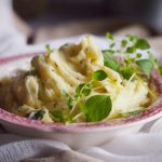 Puree-ziemniaczane-z-czosnkiem-i-ziolami-Garlic-herb-potato-puree